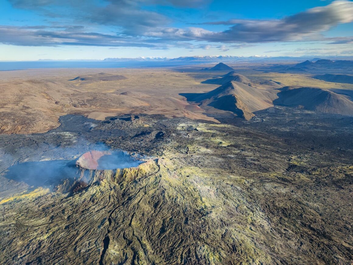 Extended Volcano Sightseeing Tour - Volcano Heli - Icelandic Helicopter ...