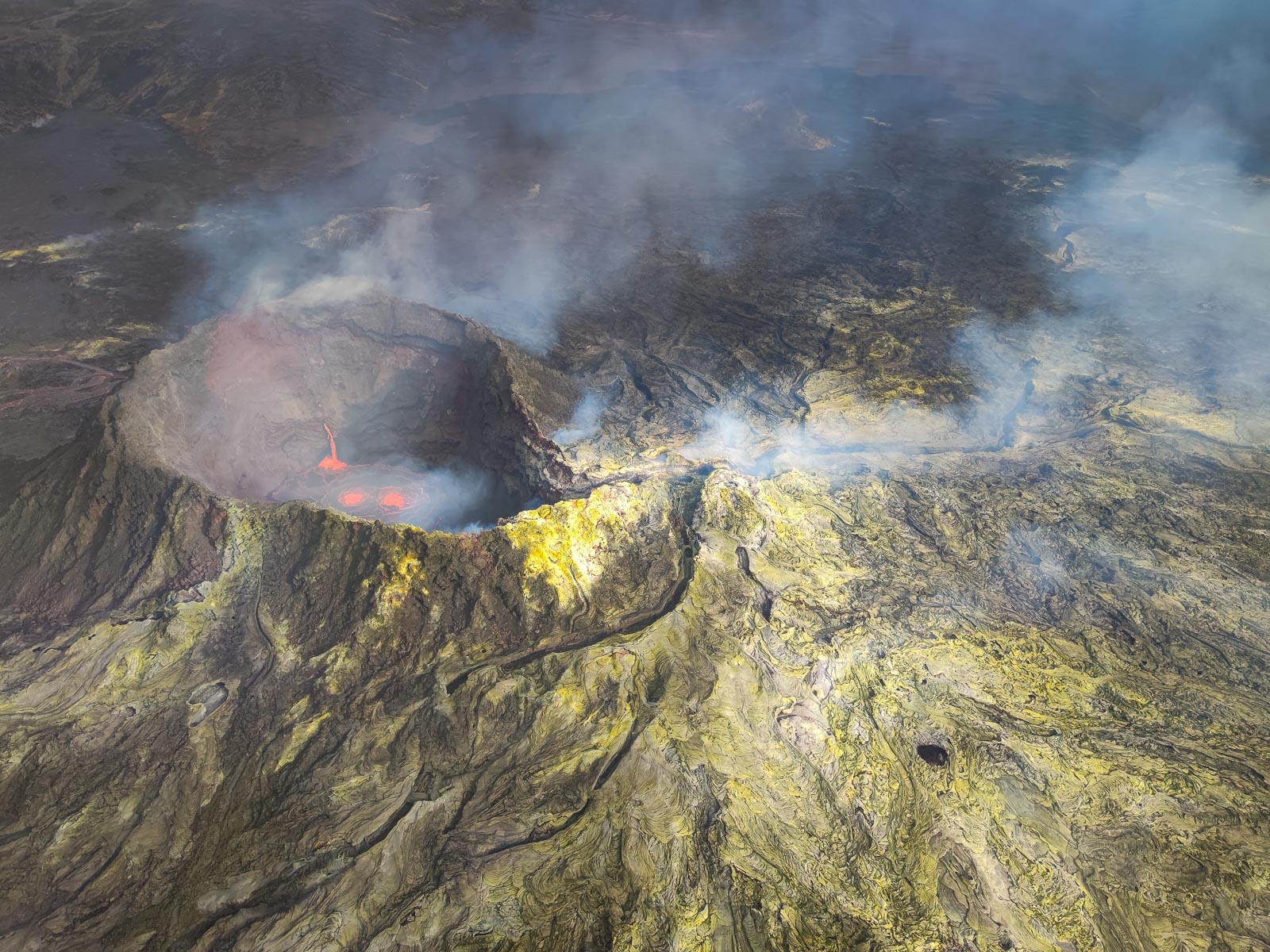 Fagradalsfjall Volcano Heli Tour - Lava flow in crater